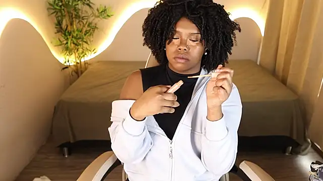 kehlannis  online show from 4, 11, 2025