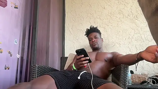 Snapshot of MrDaddyBlackNi9e chatting on 27, 10, 2025 MrDaddyBlackNi9e online show from 27, 10, 2025