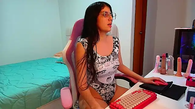 Snapshot of Julieta_Rose19 chatting on 15, 11, 2025 Julieta Rose19 online show from 15, 11, 2025