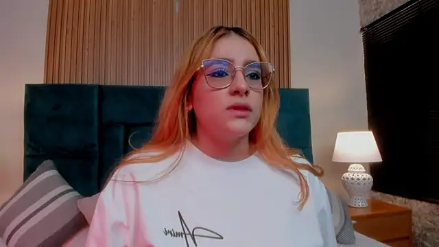 Amber kiss  online show from 10, 4, 2026