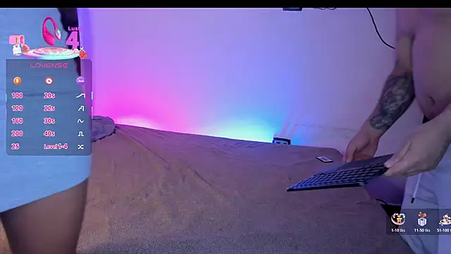 Snapshot of BoomChikaWow chatting on 22, 11, 2025 BoomChikaWow online show from 22, 11, 2025