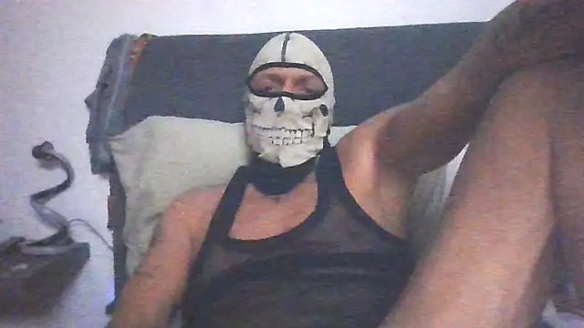 Snapshot of Argo1972 chatting on 14, 11, 2025 Argo1972 online show from 14, 11, 2025