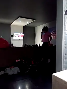 Snapshot of transreyna chatting on 25, 12, 2024 transreyna online show from 25, 12, 2024