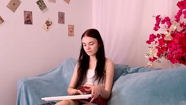 Snapshot of chatting on 22, 11, 2025 online show from 22, 11, 2025