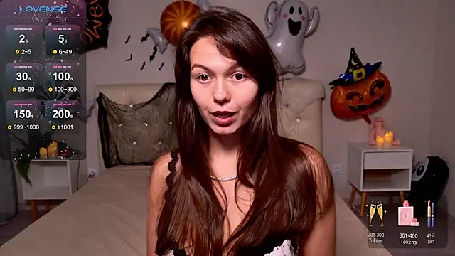 EllaCanny online show from 29, 10, 2025