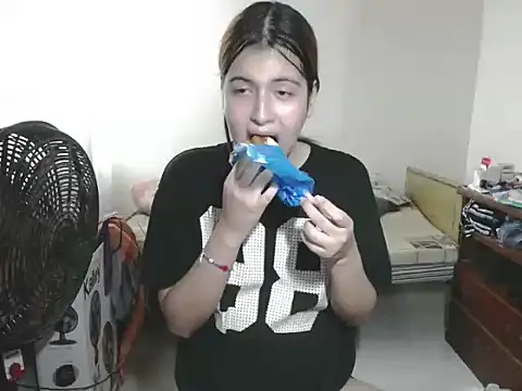 Snapshot of Mirage_Sertori chatting on 11, 11, 2025 Mirage Sertori online show from 11, 11, 2025