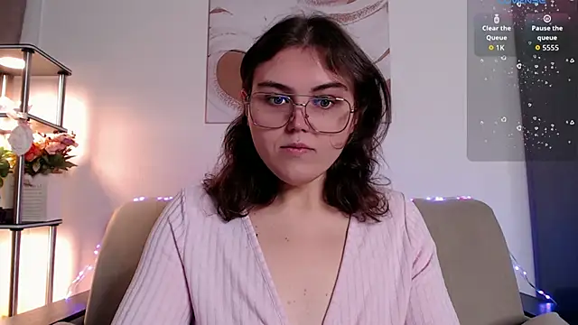 Snapshot of chatting on 23, 5, 2026 online show from 23, 5, 2026