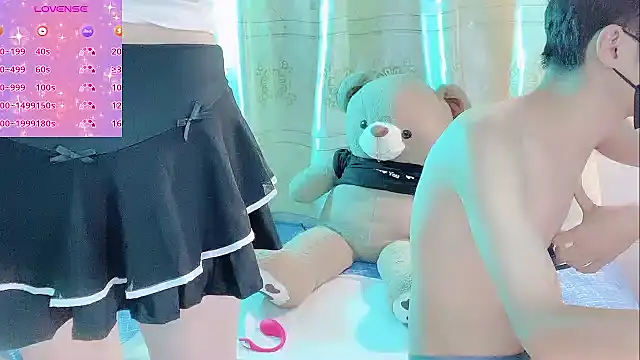 Snapshot of White-Lia chatting on 1, 10, 2025 White-Lia online show from 1, 10, 2025