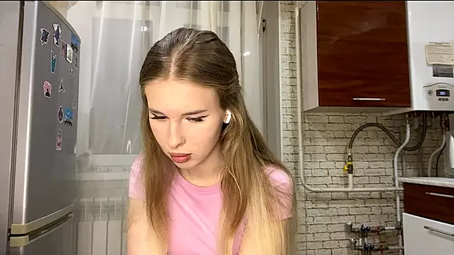 Snapshot of JennyKrinsen chatting on 1, 10, 2025 JennyKrinsen online show from 1, 10, 2025