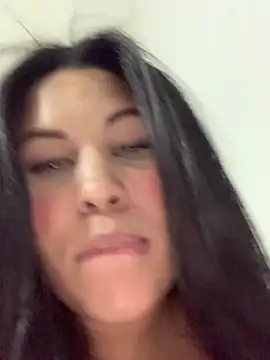 Snapshot of elisacnasc chatting on 7, 11, 2025 elisacnasc online show from 7, 11, 2025