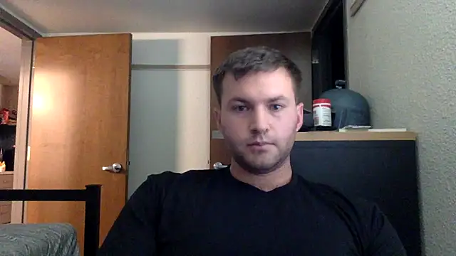 Snapshot of daddypineapple77 chatting on 1, 6, 2026 daddypineapple77 online show from 1, 6, 2026