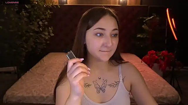 Snapshot of SashaDuvalle chatting on 7, 6, 2026 SashaDuvalle online show from 7, 6, 2026