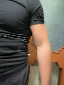 Snapshot of giovan2020 chatting on 10, 11, 2025 giovan2020 online show from 10, 11, 2025