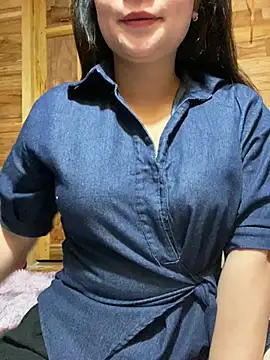 Snapshot of violet-00 chatting on 2, 5, 2026 violet-00 online show from 2, 5, 2026