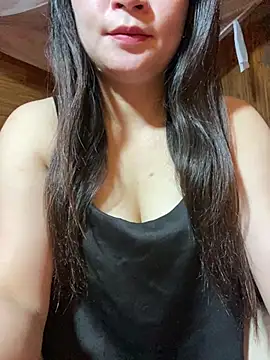 Snapshot of violet-00 chatting on 16, 5, 2026 violet-00 online show from 16, 5, 2026