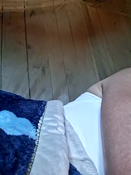 xuxulovezz online show from 9, 4, 2026