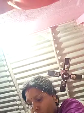 Snapshot of reya743 chatting on 1, 12, 2025 reya743 online show from 1, 12, 2025