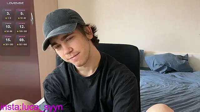 Snapshot of luca_syn chatting on 4, 10, 2025 luca syn online show from 4, 10, 2025