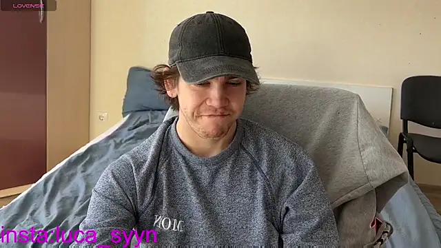 Snapshot of luca_syn chatting on 6, 10, 2025 luca syn online show from 6, 10, 2025