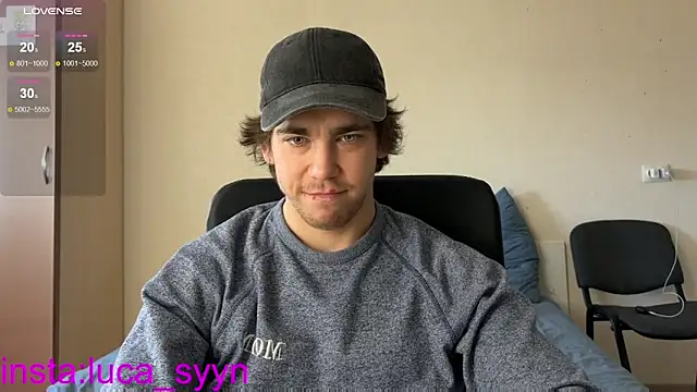 Snapshot of luca_syn chatting on 8, 10, 2025 luca syn online show from 8, 10, 2025