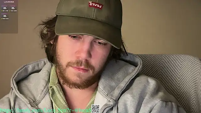 Snapshot of luca_syn chatting on 25, 11, 2025 luca syn online show from 25, 11, 2025