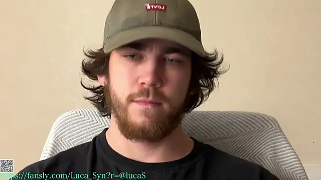 Snapshot of luca_syn chatting on 28, 11, 2025 luca syn online show from 28, 11, 2025