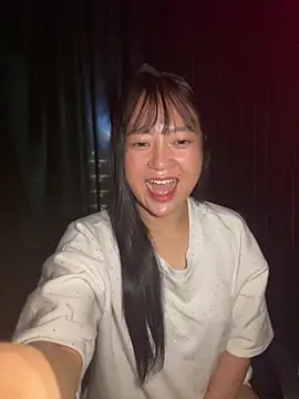 Snapshot of Be_xinh chatting on 1, 10, 2025 Be xinh online show from 1, 10, 2025