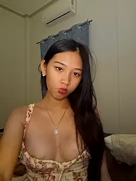 Snapshot of Bunny72772 chatting on 24, 10, 2025 Bunny72772 online show from 24, 10, 2025