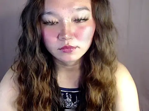 Snapshot of Eyes-on-me chatting on 3, 11, 2025 Eyes-on-me online show from 3, 11, 2025