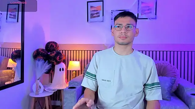 Snapshot of marcuswildx chatting on 16, 10, 2025 marcuswildx online show from 16, 10, 2025