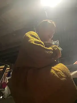 EllieYun online show from 8, 11, 2025