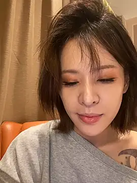 Snapshot of miumiu-66 chatting on 26, 5, 2026 miumiu-66 online show from 26, 5, 2026