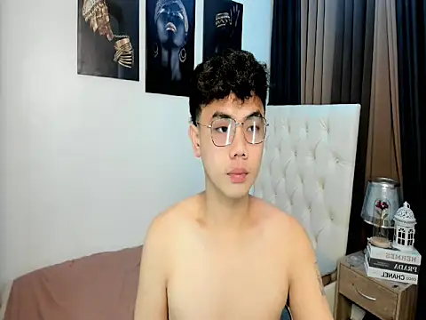 Snapshot of JuliuswildCock chatting on 14, 10, 2025 JuliuswildCock online show from 14, 10, 2025
