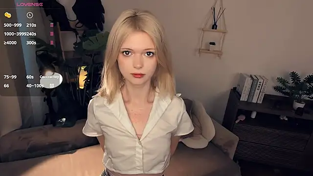 Snapshot of LaureMestler chatting on 8, 5, 2026 LaureMestler online show from 8, 5, 2026