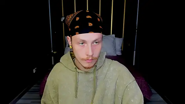 LeoMooree online show from 1, 10, 2025