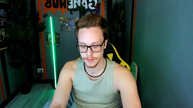 LeoMooree online show from 14, 11, 2025