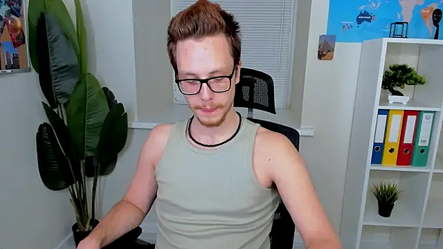 LeoMooree online show from 15, 11, 2025