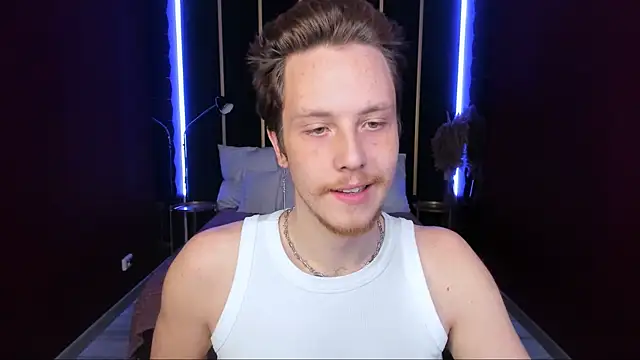 LeoMooree online show from 28, 11, 2025