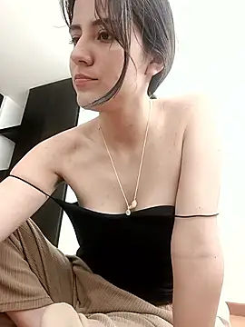 Snapshot of annroussse chatting on 20, 10, 2025 annroussse online show from 20, 10, 2025