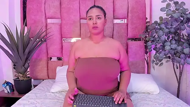 Snapshot of afrodita-Stone chatting on 19, 1, 2026 afrodita-Stone online show from 19, 1, 2026