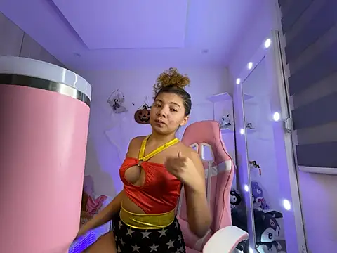 Snapshot of Gaby_002 chatting on 27, 10, 2025 Gaby 002 online show from 27, 10, 2025