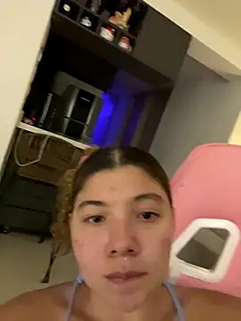 Snapshot of Gaby_002 chatting on 16, 12, 2025 Gaby 002 online show from 16, 12, 2025