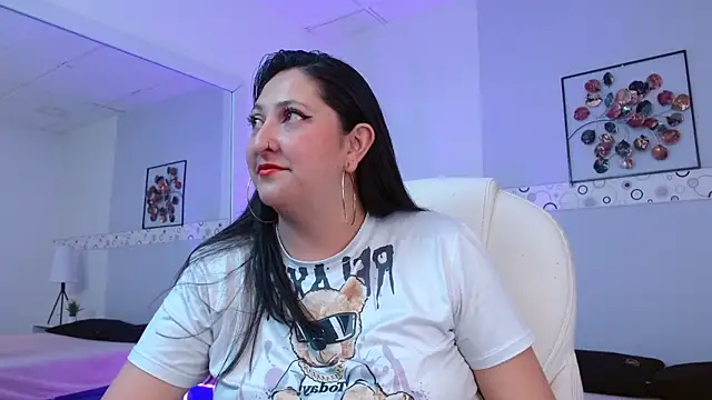 Snapshot of Kata_Rosse chatting on 5, 10, 2025 Kata Rosse online show from 5, 10, 2025