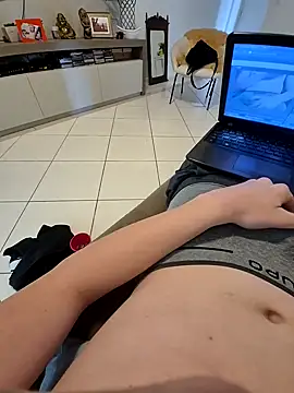 Snapshot of Salsicha244 chatting on 24, 10, 2025 Salsicha244 online show from 24, 10, 2025