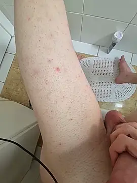 Snapshot of Salsicha244 chatting on 4, 11, 2025 Salsicha244 online show from 4, 11, 2025