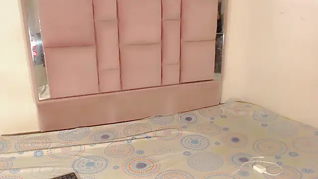 roxanawillts online show from 26, 11, 2025