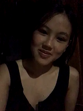 Snapshot of Mai_lovely chatting on 8, 10, 2025 Mai lovely online show from 8, 10, 2025