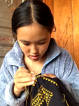 Snapshot of Mai_lovely chatting on 28, 10, 2025 Mai lovely online show from 28, 10, 2025