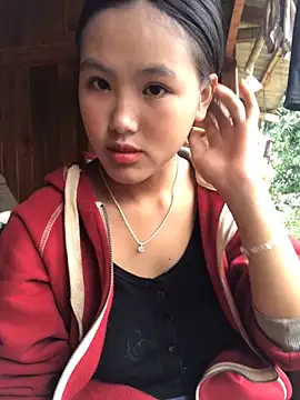 Snapshot of Mai_lovely chatting on 6, 11, 2025 Mai lovely online show from 6, 11, 2025