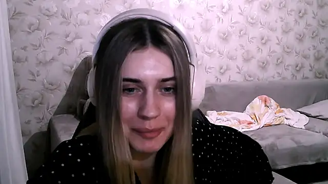 Snapshot of JerrieLoosle chatting on 19, 10, 2025 JerrieLoosle online show from 19, 10, 2025